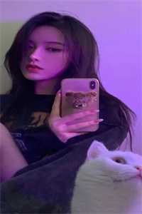 活成前任白月光后，她桃花朵朵开