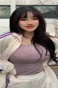皇后纵身一跃，疯批暴君哭红了眼