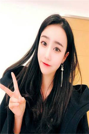 不会吧，穿越后全员都能听到我心声？