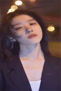 六年后，偏执前男友变疯批了