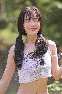 活成前任白月光后，她桃花朵朵开