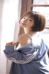 活成前任白月光后，她桃花朵朵开