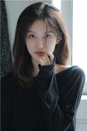 嫁给穷小子后，她成了百亿富婆