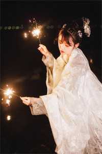 嫁给穷小子后，她成了百亿富婆