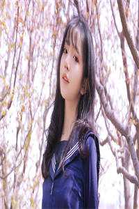 活成前任白月光后，她桃花朵朵开