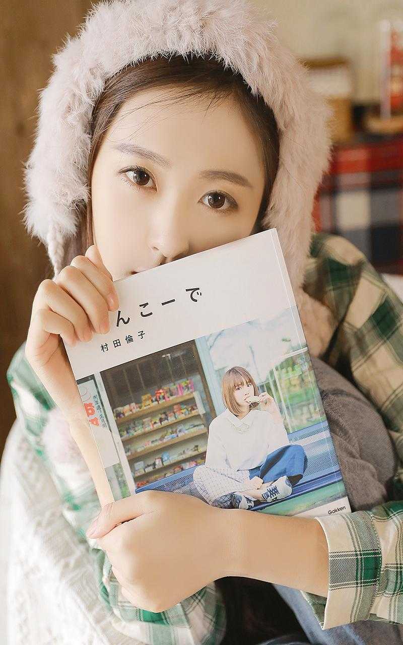 身边人都重生后，我成了团宠男主