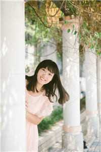 穿越后，他成了女帝的入幕之宾