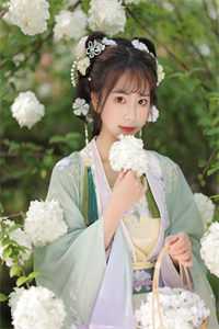 肚子平弯眉下的杏仁