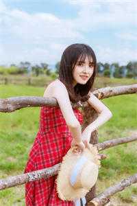 开局女帝为师，我出师便天下无敌