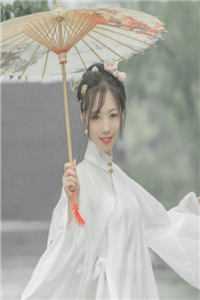 诬陷我划烂礼服，我走后他疯了