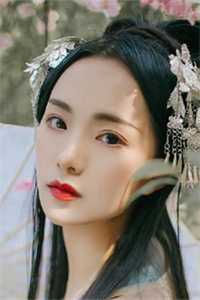 爱恨皆散，繁星碎落