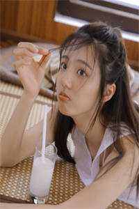 自在飞花轻似梦
